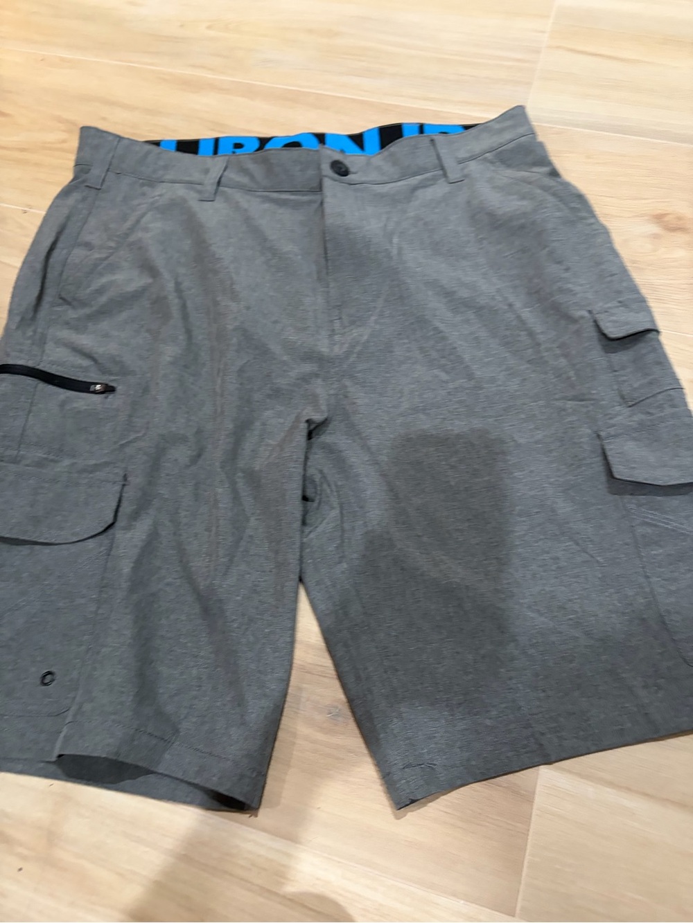 Men's Gray Cargo Shorts with Utility Pockets